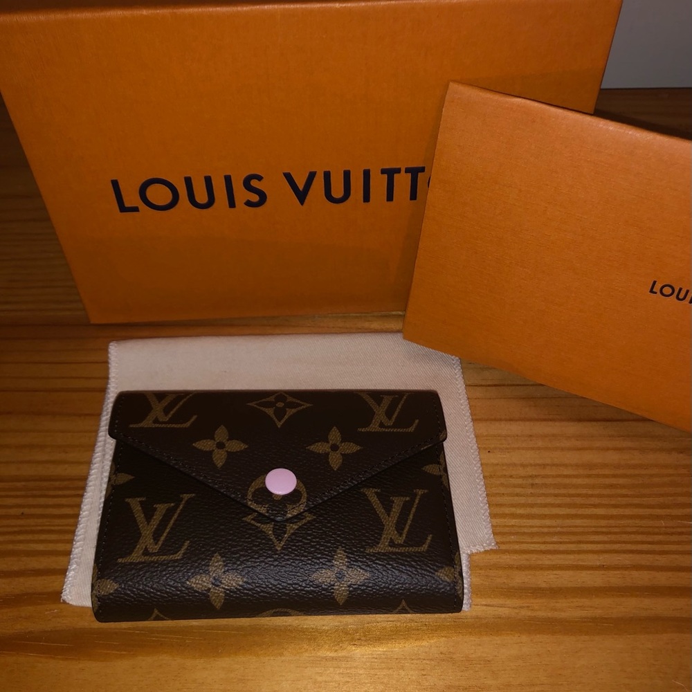 Authentic Louis Vuitton Victorine wallet